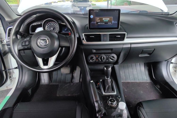 Used Mazda 3 Axela 2016 Sedan 1.5L Automatic Comfort Model Center Console