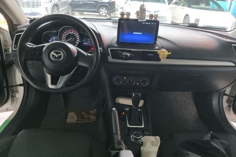 Used Mazda 3 Axela 2016 Sedan 1.5L Automatic Comfort Model Center Console