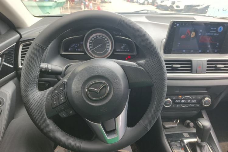 Used Mazda 3 Axela 2016 Sedan 1.5L Automatic Luxury Model Center Console