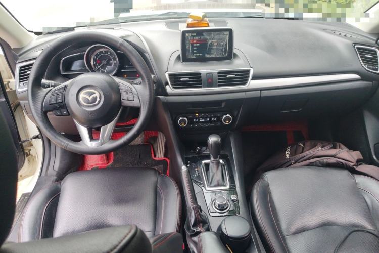 Used Mazda 3 Axela 2016 Sedan 2.0L Automatic Flagship Model Center Console