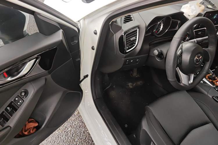 Used Mazda 3 Axela 2016 Sedan 1.5L Automatic Comfort Model Driver Seat