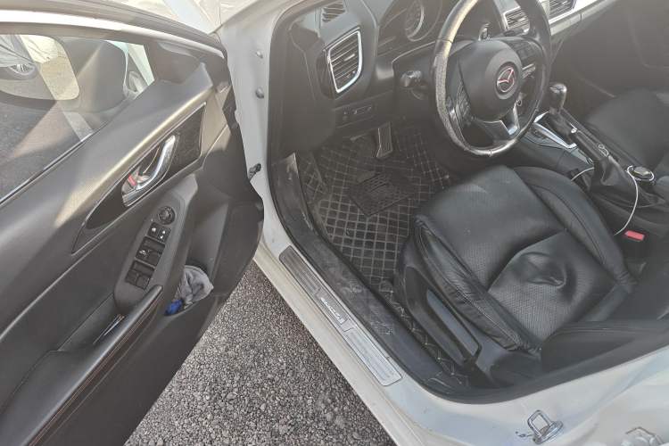 Used Mazda 3 Axela 2016 Sedan 2.0L Automatic Sport Model Driver Seat