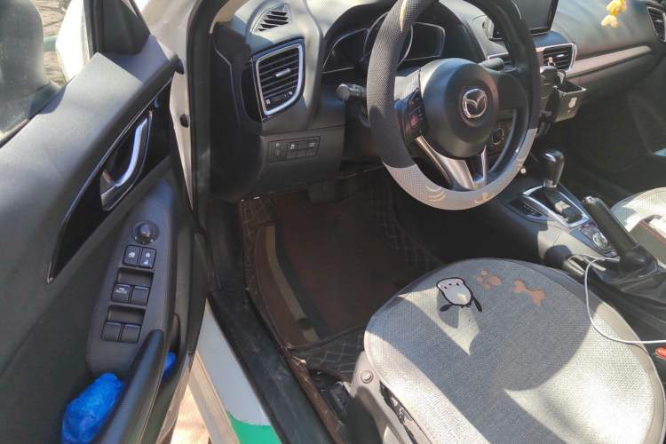 Used Mazda 3 Axela 2016 Sedan 1.5L Automatic Comfort Model Driver Seat