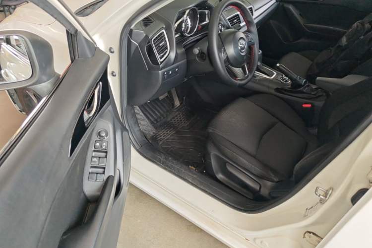 Used Mazda 3 Axela 2016 Sedan 1.5L Automatic Luxury Model Driver Seat