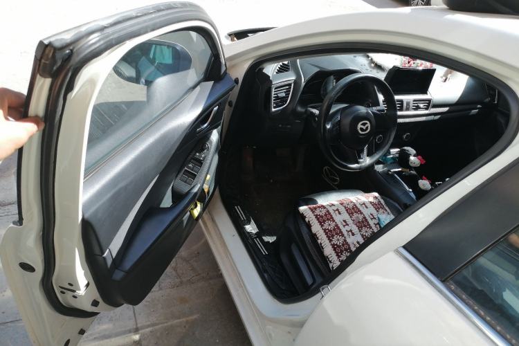 Used Mazda 3 Axela 2016 Sedan 1.5L Automatic Luxury Model Driver Seat