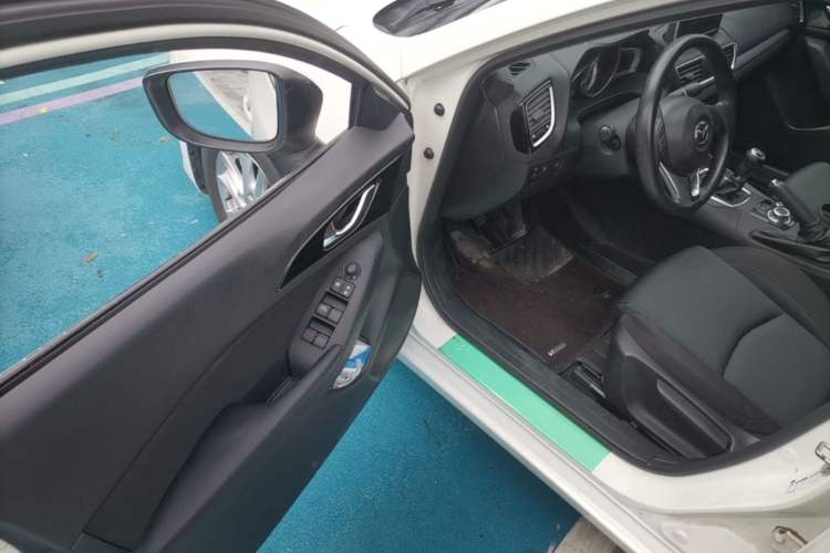 Used Mazda 3 Axela 2016 Sedan 1.5L Manual Comfort Model Driver Seat