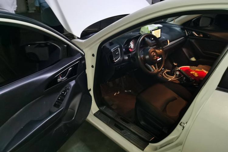 Used Mazda 3 Axela 2016 Sedan 1.5L Manual Luxury Model Driver Seat