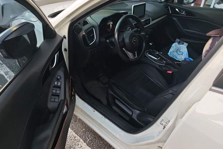 Used Mazda 3 Axela 2016 Hatchback 1.5L Automatic Comfort Model Driver Seat