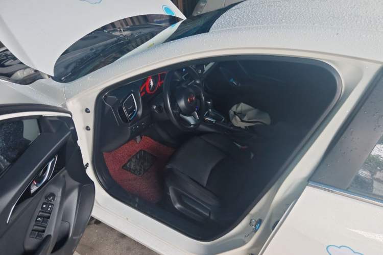 Used Mazda 3 Axela 2016 Sedan 1.5L Automatic Comfort Model Driver Seat