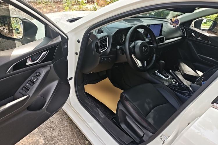 Used Mazda 3 Axela 2016 Sedan 1.5L Automatic Comfort Model Driver Seat