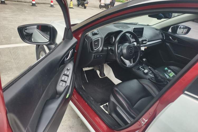Used Mazda 3 Axela 2016 Sedan 1.5L Automatic Comfort Model Driver Seat