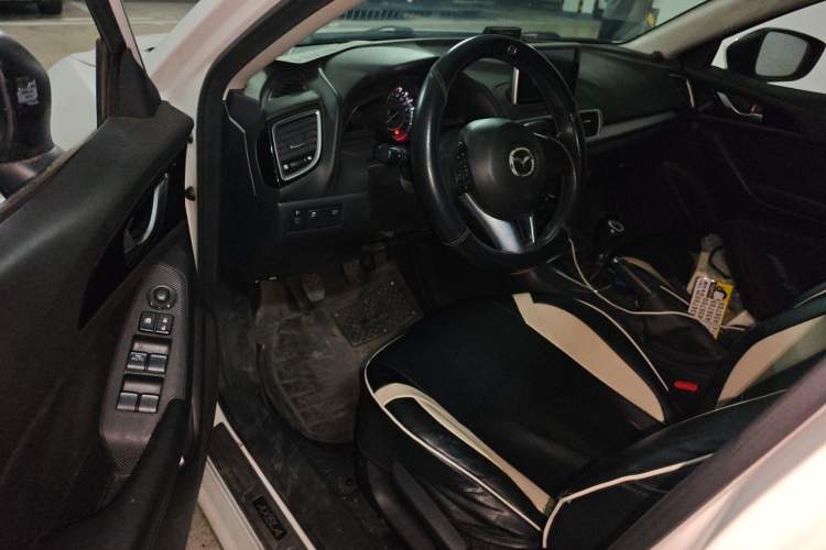 Used Mazda 3 Axela 2016 Sedan 1.5L Manual Comfort Model Driver Seat