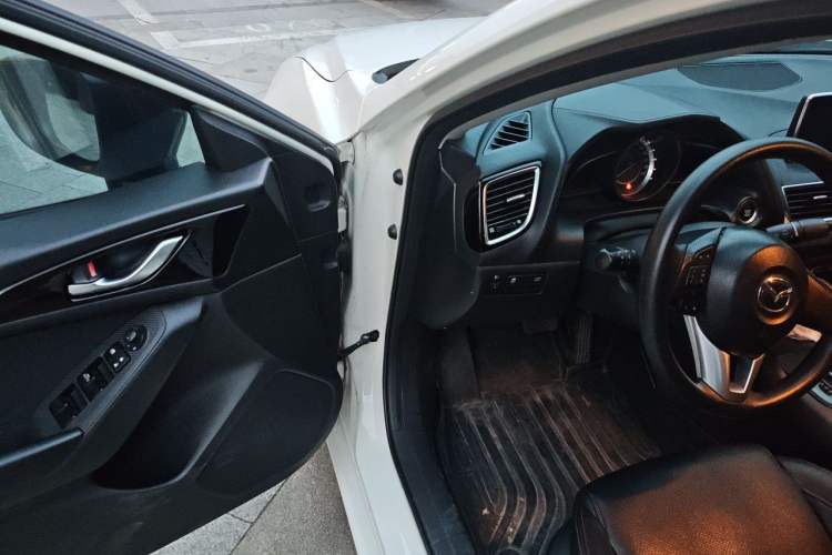 Used Mazda 3 Axela 2016 Sedan 1.5L Automatic Luxury Model Driver Seat