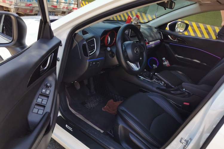 Used Mazda 3 Axela 2016 Sedan 1.5L Manual Luxury Model Driver Seat