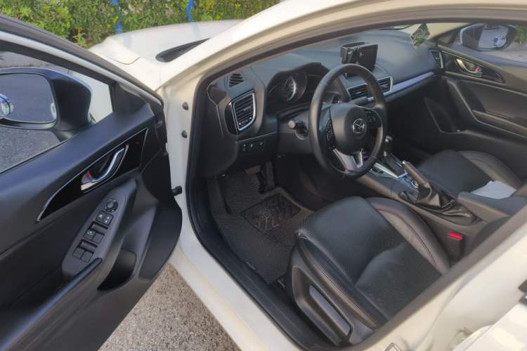 Used Mazda 3 Axela 2016 Sedan 2.0L Automatic Sport Model Driver Seat