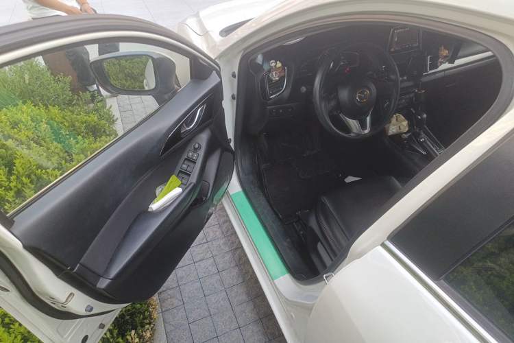 Used Mazda 3 Axela 2016 Hatchback 1.5L Automatic Luxury Model Driver Seat