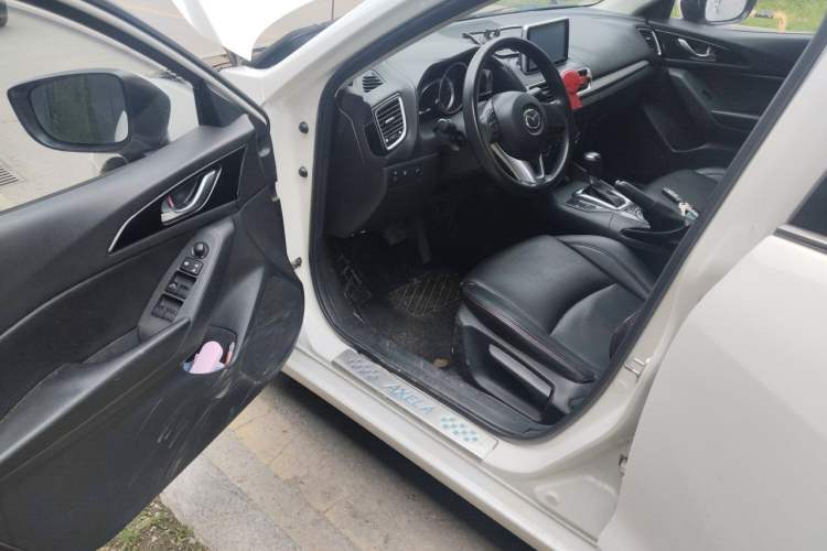 Used Mazda 3 Axela 2016 Sedan 1.5L Automatic Comfort Model Driver Seat