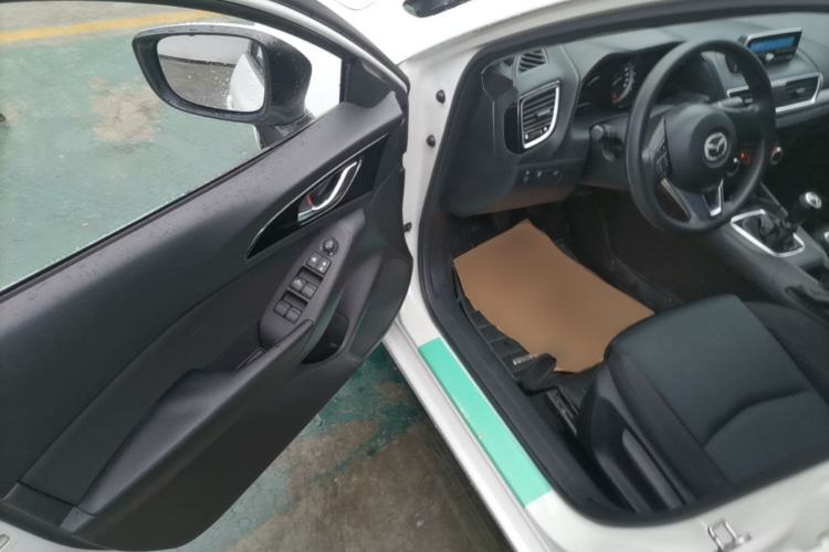 Used Mazda 3 Axela 2016 Sedan 1.5L Manual Comfort Model Driver Seat