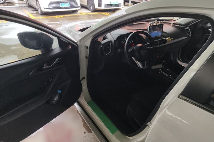 Used Mazda 3 Axela 2016 Sedan 1.5L Automatic Comfort Model Driver Seat