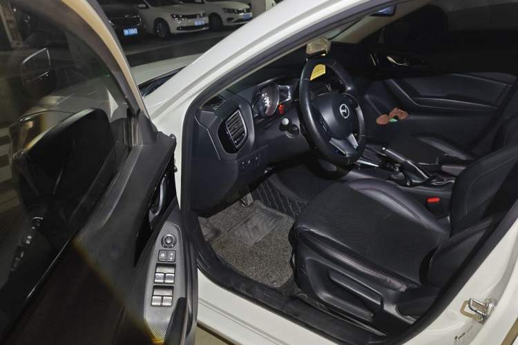 Used Mazda 3 Axela 2016 Sedan 2.0L Automatic Sport Model Driver Seat