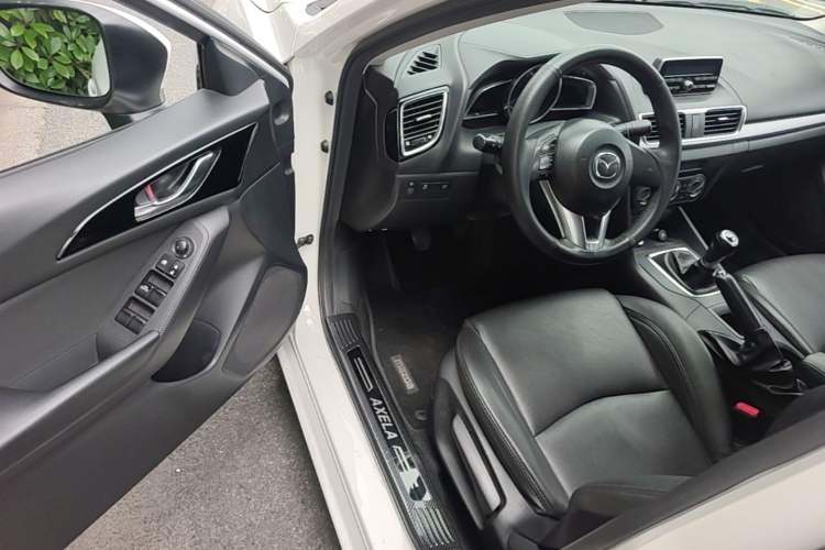 Used Mazda 3 Axela 2016 Sedan 1.5L Manual Comfort Model Driver Seat