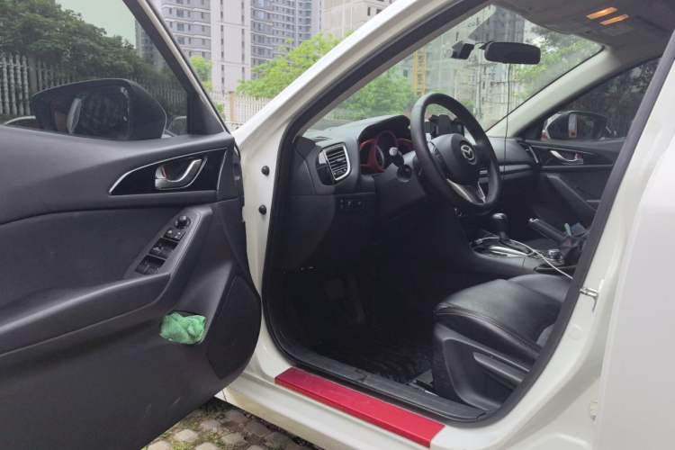 Used Mazda 3 Axela 2016 Sedan 1.5L Automatic Luxury Model Driver Seat