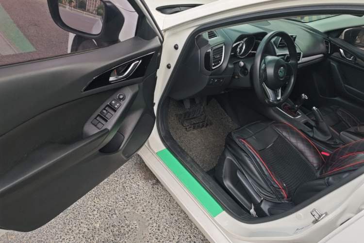 Used Mazda 3 Axela 2016 Sedan 1.5L Manual Comfort Model Driver Seat