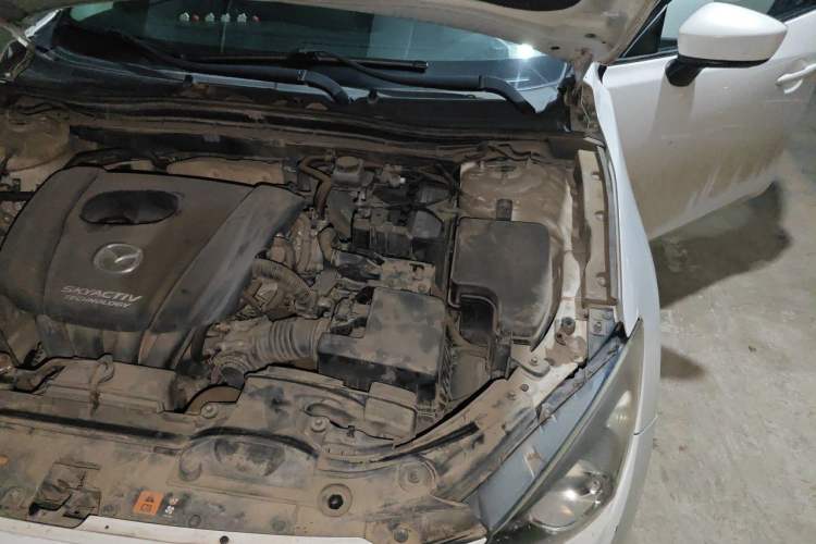 Used Mazda 3 Axela 2016 Sedan 1.5L Automatic Luxury Model Engine Bay Left
