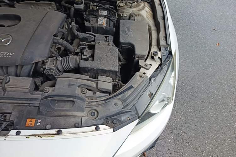 Used Mazda 3 Axela 2016 Sedan 1.5L Automatic Luxury Model Engine Bay Left