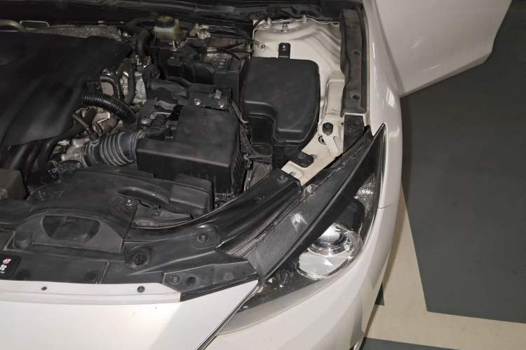Used Mazda 3 Axela 2016 Sedan 1.5L Automatic Luxury Model Engine Bay Left