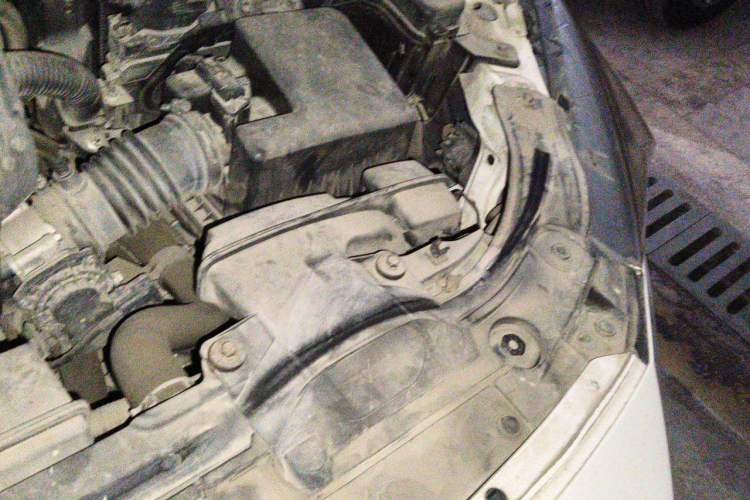 Used Mazda 3 Axela 2016 Sedan 1.5L Automatic Comfort Model Engine Bay Left