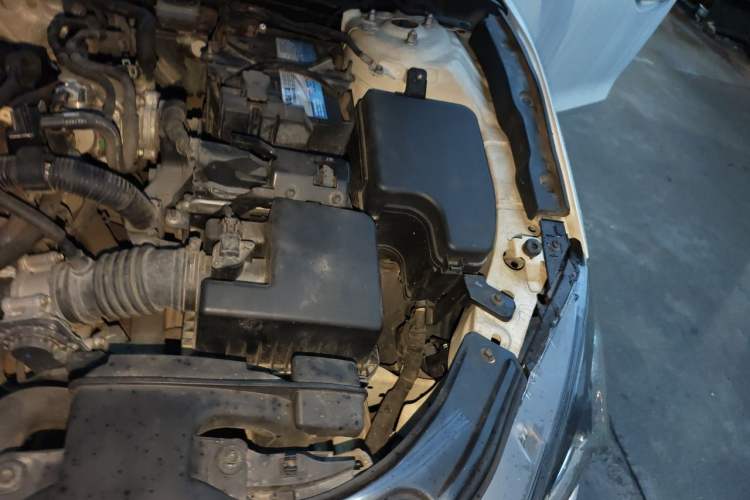 Used Mazda 3 Axela 2016 Sedan 1.5L Automatic Luxury Model Engine Bay Left