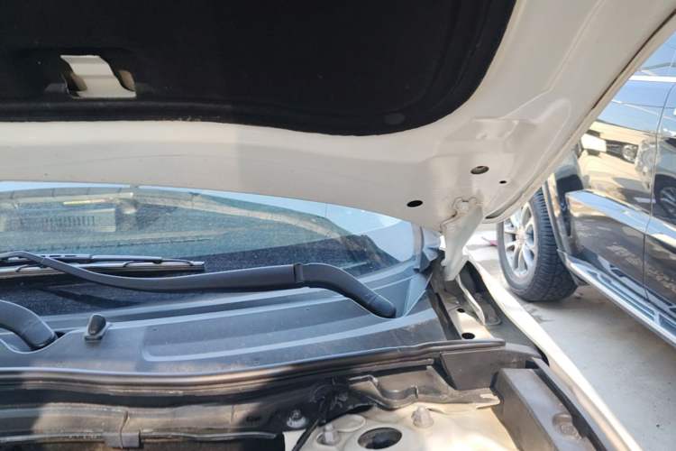 Used Mazda 3 Axela 2016 Sedan 1.5L Automatic Comfort Model Engine Bay Left