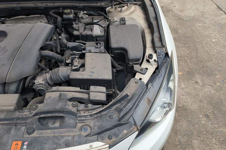 Used Mazda 3 Axela 2016 Sedan 1.5L Manual Comfort Model Engine Bay Left