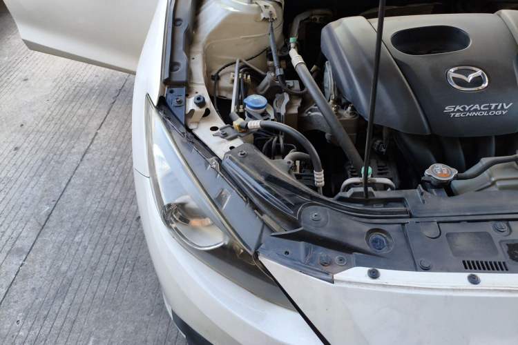 Used Mazda 3 Axela 2016 Sedan 1.5L Automatic Comfort Model Engine Bay Right