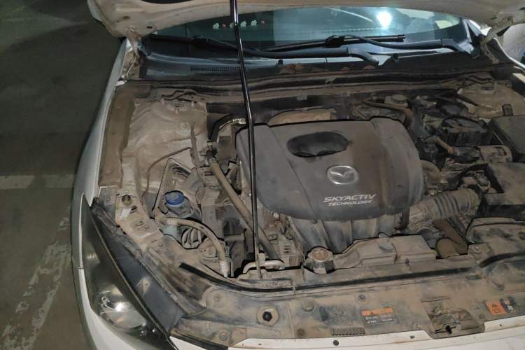 Used Mazda 3 Axela 2016 Sedan 1.5L Automatic Luxury Model Engine Bay Right