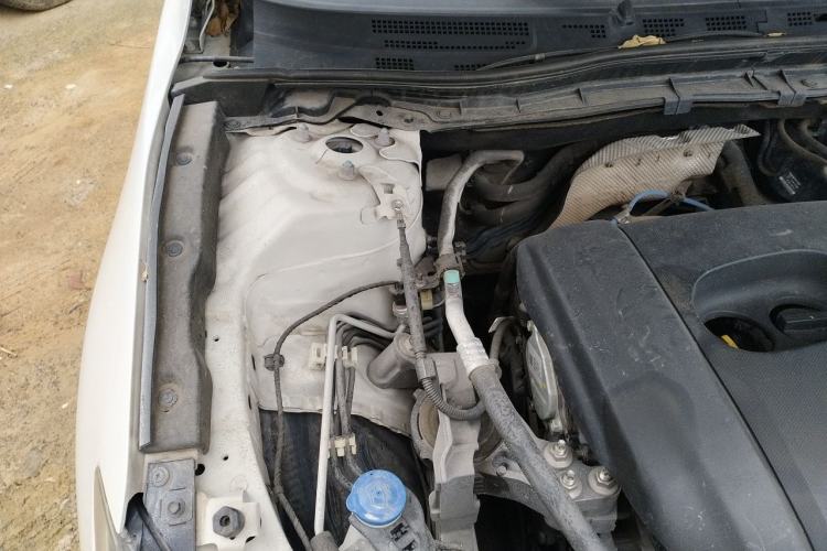 Used Mazda 3 Axela 2016 Sedan 1.5L Automatic Comfort Model Engine Bay Right
