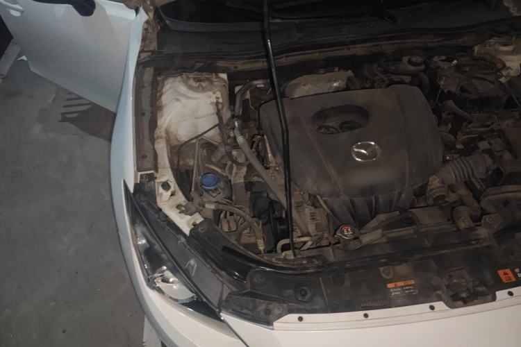 Used Mazda 3 Axela 2016 Hatchback 1.5L Automatic Comfort Model Engine Bay Right