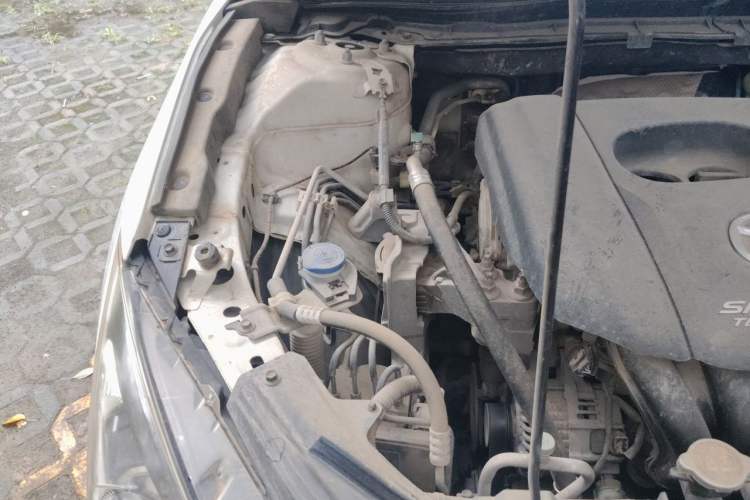 Used Mazda 3 Axela 2016 Sedan 1.5L Automatic Comfort Model Engine Bay Right