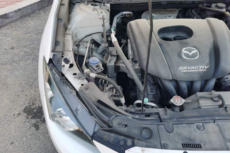Used Mazda 3 Axela 2016 Sedan 1.5L Automatic Comfort Model Engine Bay Right
