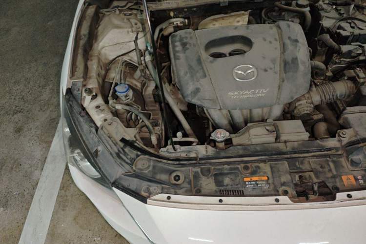 Used Mazda 3 Axela 2016 Sedan 1.5L Manual Comfort Model Engine Bay Right