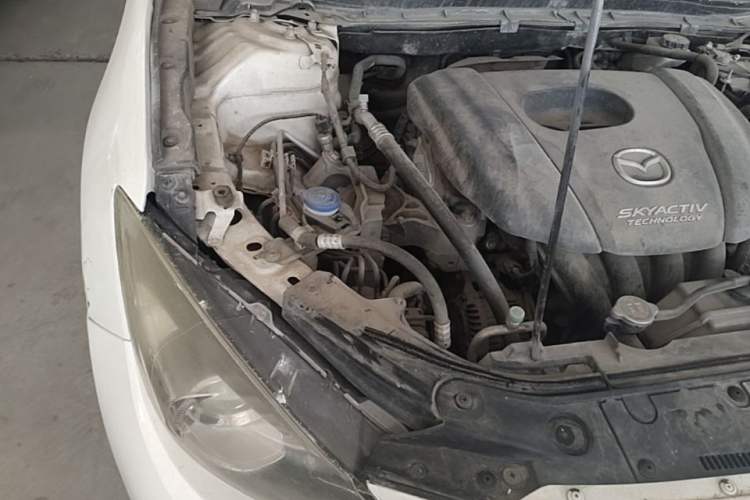 Used Mazda 3 Axela 2016 Hatchback 1.5L Manual Comfort Model Engine Bay Right