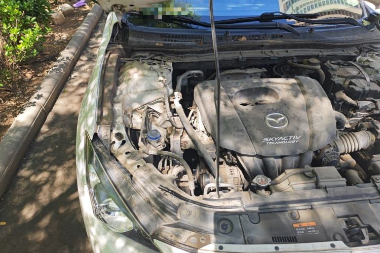 Used Mazda 3 Axela 2016 Sedan 1.5L Manual Comfort Model Engine Bay Right