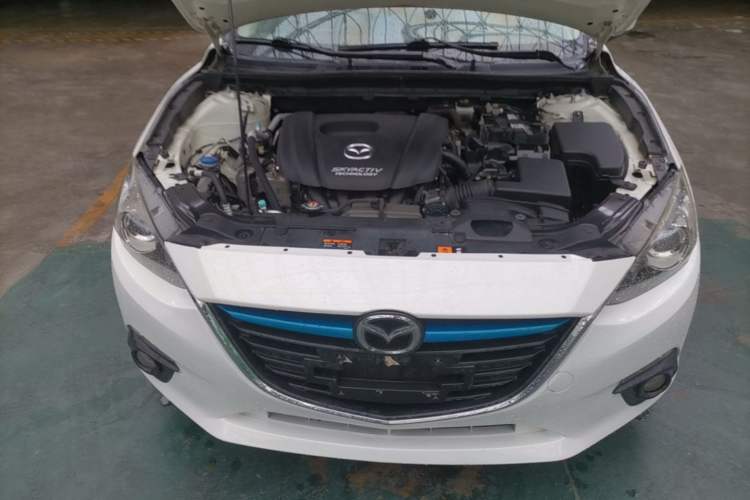 Used Mazda 3 Axela 2016 Sedan 1.5L Manual Comfort Model Engine Bay