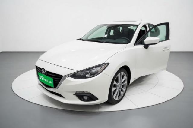Używany Mazda 3 Axela 2016 Hatchback 1.5L Automatic Luxury Model