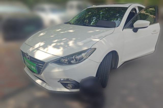 Used Mazda 3 Axela 2016 Hatchback 1.5L Automatic Luxury Model