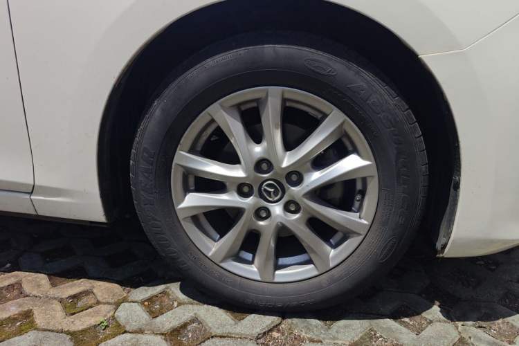 Used Mazda 3 Axela 2016 Sedan 1.5L Automatic Comfort Model Exterior 1