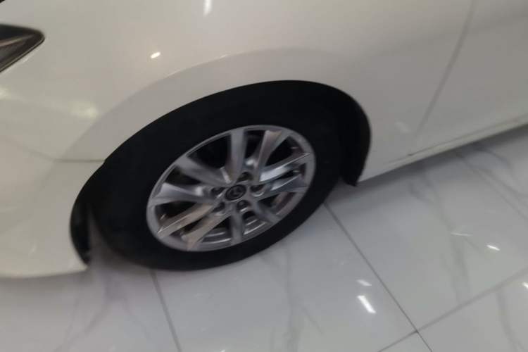 Used Mazda 3 Axela 2016 Sedan 1.5L Automatic Comfort Model Exterior 1