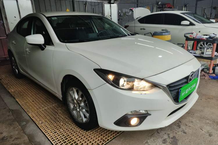 Used Mazda 3 Axela 2016 Sedan 1.5L Automatic Comfort Model Exterior 1
