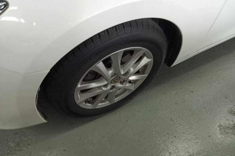 Used Mazda 3 Axela 2016 Sedan 1.5L Automatic Comfort Model Exterior 1